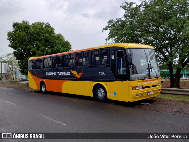 Fabinho Turismo 1306 na cidade de Fernandópolis, São Paulo, Brasil, por João Vitor Pereira. Número da foto: #12513695.