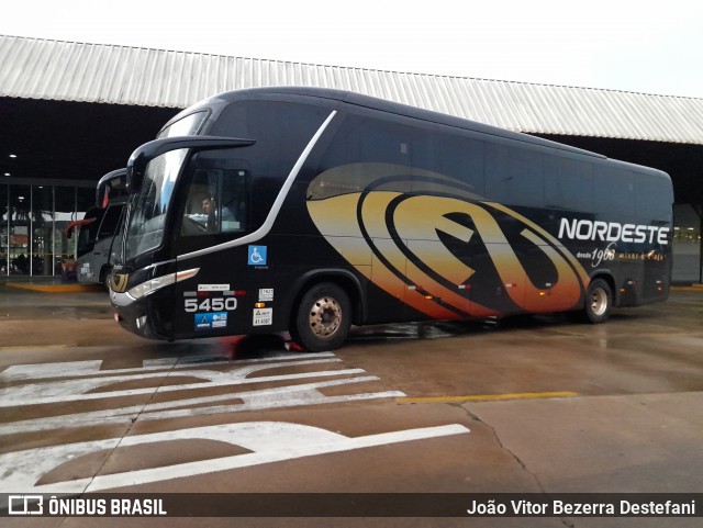 Expresso Nordeste 5450 na cidade de Maringá, Paraná, Brasil, por João Vitor Bezerra Destefani. Número da foto: #12513435.