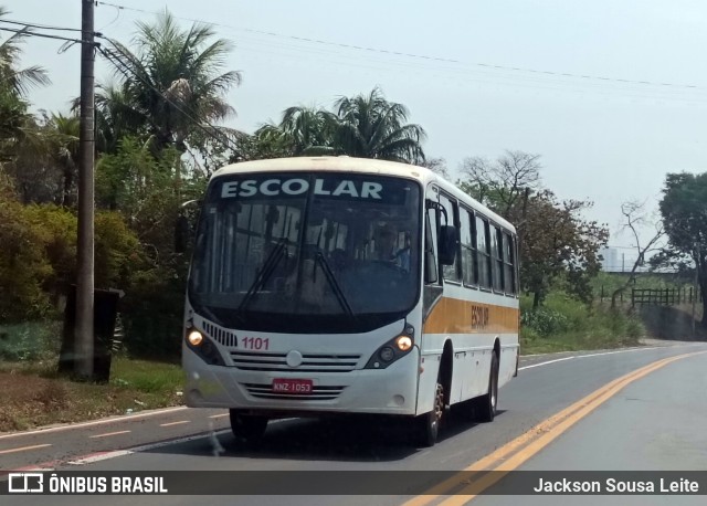 Escolares 1101 na cidade de Capivari, São Paulo, Brasil, por Jackson Sousa Leite. Número da foto: #12514264.