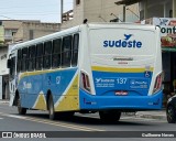 Viação Sudeste 137 na cidade de Marataízes, Espírito Santo, Brasil, por Guilherme Neves. Número da foto: #12515973.