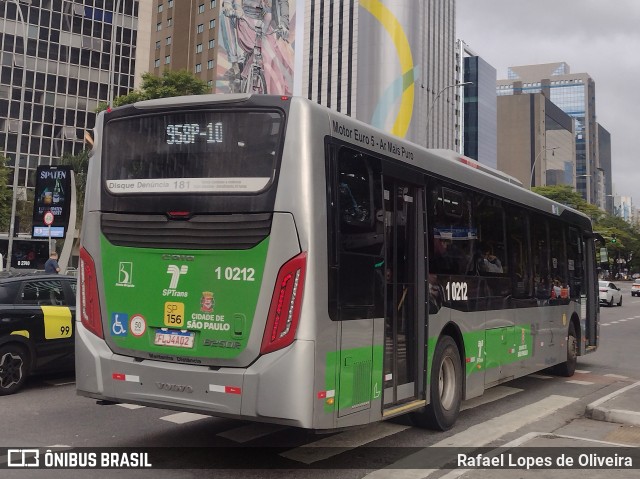 Viação Santa Brígida 1 0212 na cidade de São Paulo, São Paulo, Brasil, por Rafael Lopes de Oliveira. Número da foto: #12518863.