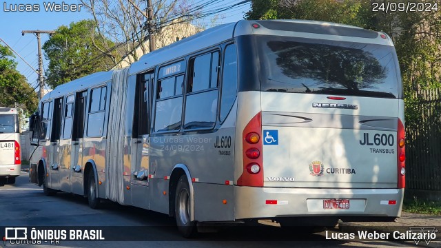 Expresso Azul JL600 na cidade de Curitiba, Paraná, Brasil, por Lucas Weber Calizario. Número da foto: #12519679.
