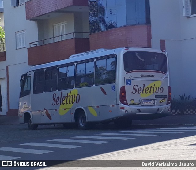 Santur - Santo Antônio Transporte Coletivo 09 na cidade de Garibaldi, Rio Grande do Sul, Brasil, por David Verissimo Jsauro. Número da foto: #12521440.