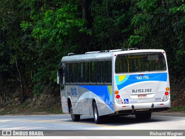 Rio Ita RJ 152.282 na cidade de Cachoeiras de Macacu, Rio de Janeiro, Brasil, por Richard Wagner. Número da foto: #12521481.