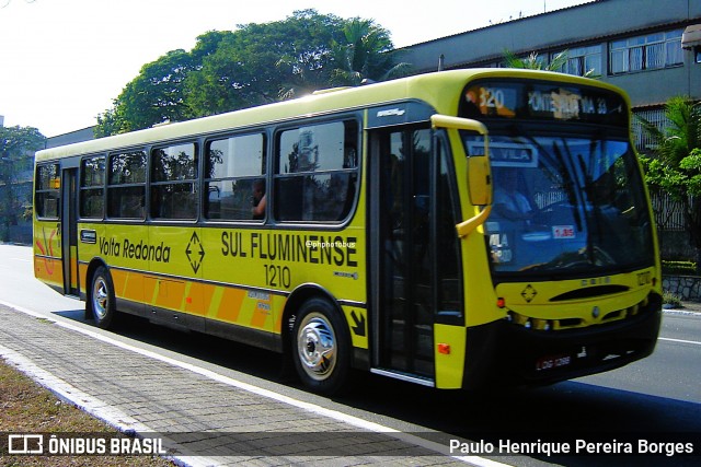 Viação Sul Fluminense 1210 na cidade de Volta Redonda, Rio de Janeiro, Brasil, por Paulo Henrique Pereira Borges. Número da foto: #12522079.