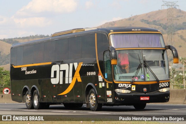 Ônix Transportadora Turística 5000 na cidade de Roseira, São Paulo, Brasil, por Paulo Henrique Pereira Borges. Número da foto: #12522163.