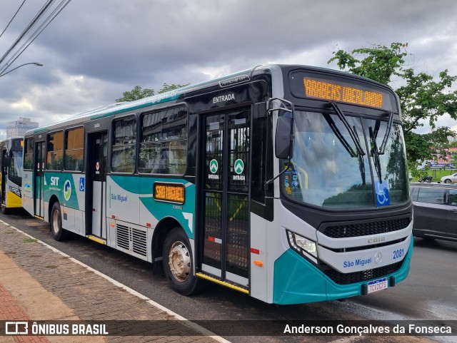 Transporte Urbano São Miguel 2081 na cidade de Uberlândia, Minas Gerais, Brasil, por Anderson Gonçalves da Fonseca. Número da foto: #12520541.