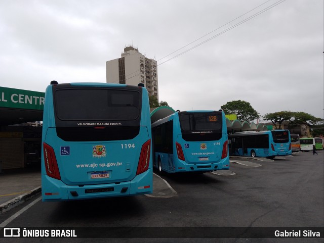 Viação Saens Peña São José dos Campos 1194 na cidade de São José dos Campos, São Paulo, Brasil, por Gabriel Silva. Número da foto: #12520042.