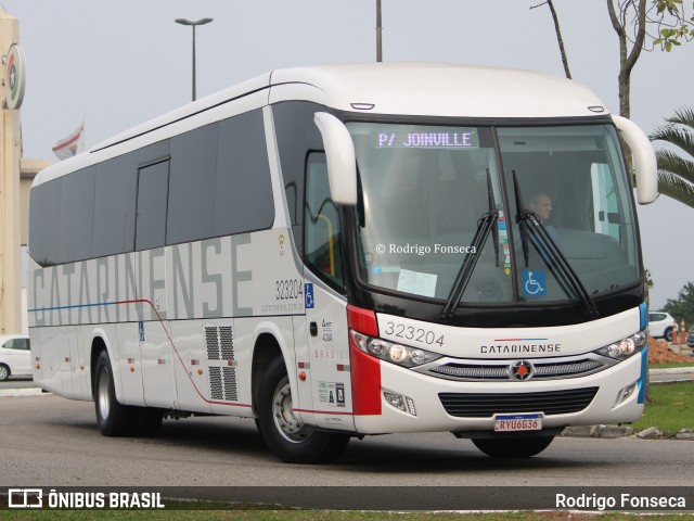 Auto Viação Catarinense 323204 na cidade de Florianópolis, Santa Catarina, Brasil, por Rodrigo Fonseca. Número da foto: #12458012.