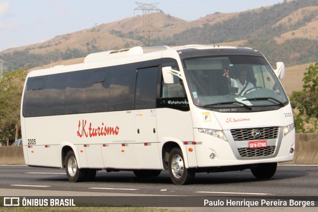 LK Transportadora Turística 2005 na cidade de Roseira, São Paulo, Brasil, por Paulo Henrique Pereira Borges. Número da foto: #12524421.