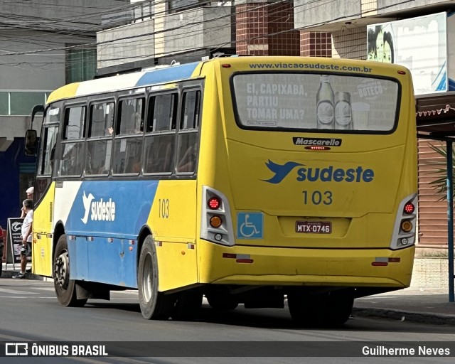 Viação Sudeste 103 na cidade de Marataízes, Espírito Santo, Brasil, por Guilherme Neves. Número da foto: #12524197.