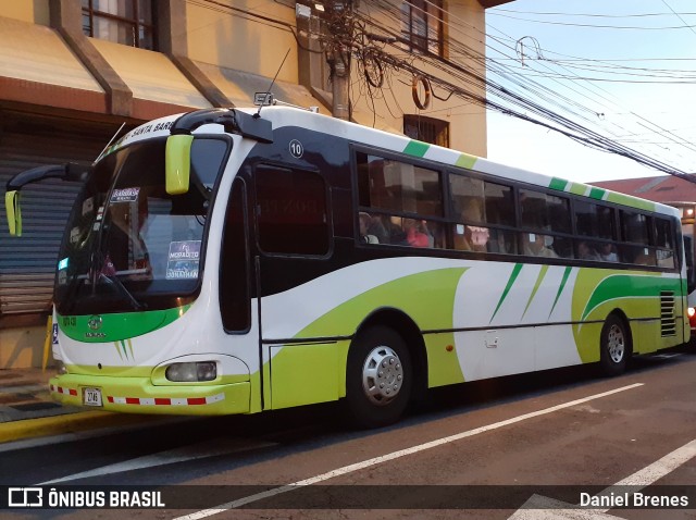 Transportes Barveños HB 2746 na cidade de Heredia, Heredia, Heredia, Costa Rica, por Daniel Brenes. Número da foto: #12525806.