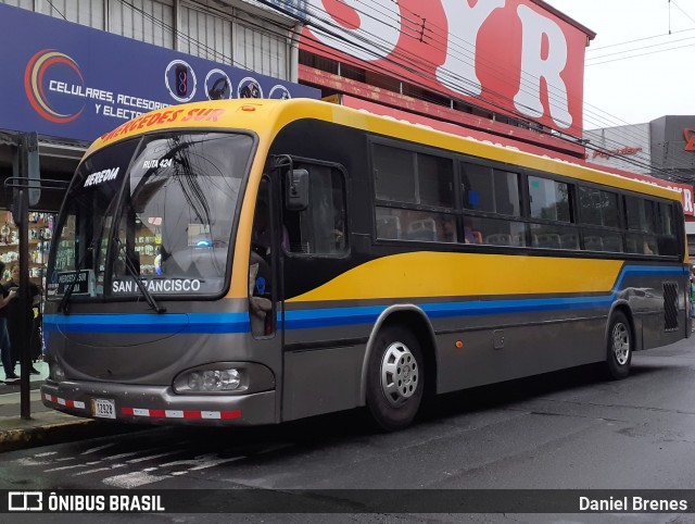 Autotransportes Rosol SJB 12928 na cidade de Heredia, Heredia, Heredia, Costa Rica, por Daniel Brenes. Número da foto: #12525800.