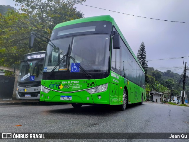 City Transporte Urbano Intermodal - Guarujá 285 na cidade de Guarujá, São Paulo, Brasil, por Jean Gu. Número da foto: #12458748.
