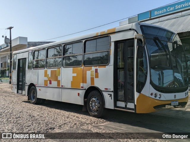Ônibus Particulares 46 na cidade de Parnaíba, Piauí, Brasil, por Otto Danger. Número da foto: #12461402.