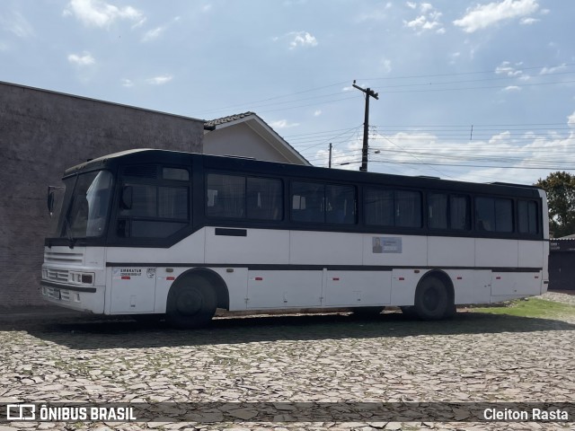 Ônibus Particulares  na cidade de Palmeira das Missões, Rio Grande do Sul, Brasil, por Cleiton Rasta. Número da foto: #12460873.