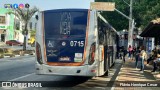 Viação Raposo Tavares Cotia 0715 na cidade de São Roque, São Paulo, Brasil, por Flávio Henrique Cesar. Número da foto: #:id.