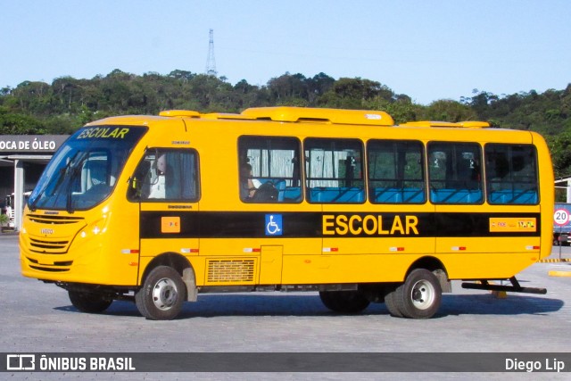 Escolares MICRUSS na cidade de Joinville, Santa Catarina, Brasil, por Diego Lip. Número da foto: #12463961.