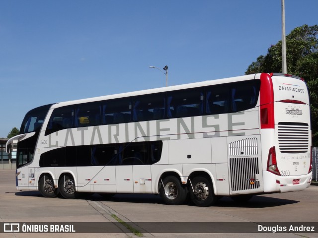Auto Viação Catarinense 3600 na cidade de Curitiba, Paraná, Brasil, por Douglas Andrez. Número da foto: #12464029.