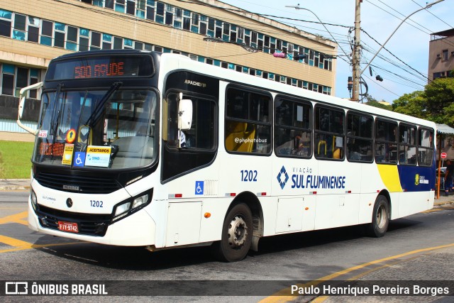 Viação Sul Fluminense 1202 na cidade de Volta Redonda, Rio de Janeiro, Brasil, por Paulo Henrique Pereira Borges. Número da foto: #12463765.