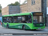 High Peak Buses 526 na cidade de Matlock, Derbyshire, Inglaterra, por Fábio Takahashi Tanniguchi. Número da foto: #12464576.