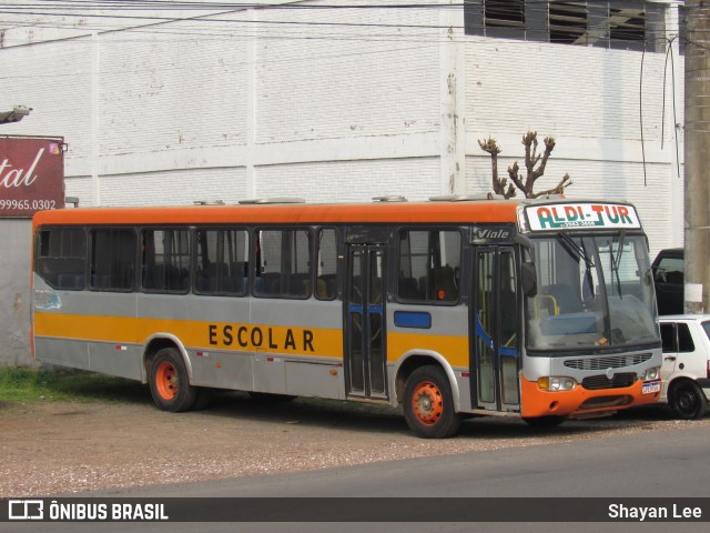 Aldi-Tur 9556 na cidade de Novo Hamburgo, Rio Grande do Sul, Brasil, por Shayan Lee. Número da foto: #12469097.