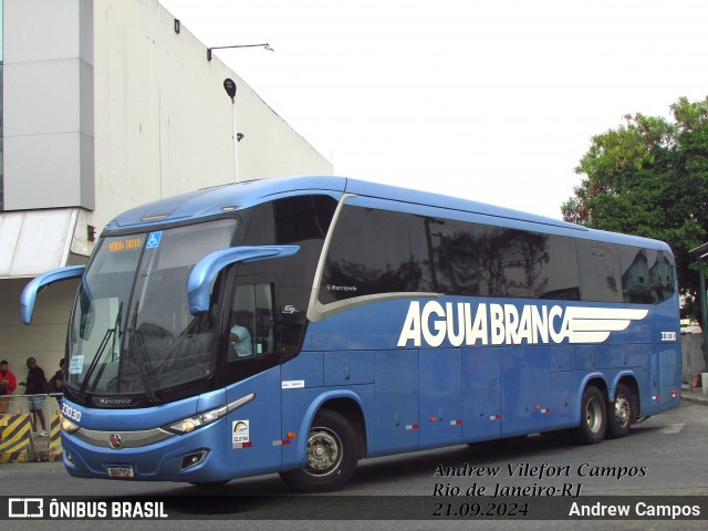 Viação Águia Branca 33030 na cidade de Rio de Janeiro, Rio de Janeiro, Brasil, por Andrew Campos. Número da foto: #12468717.
