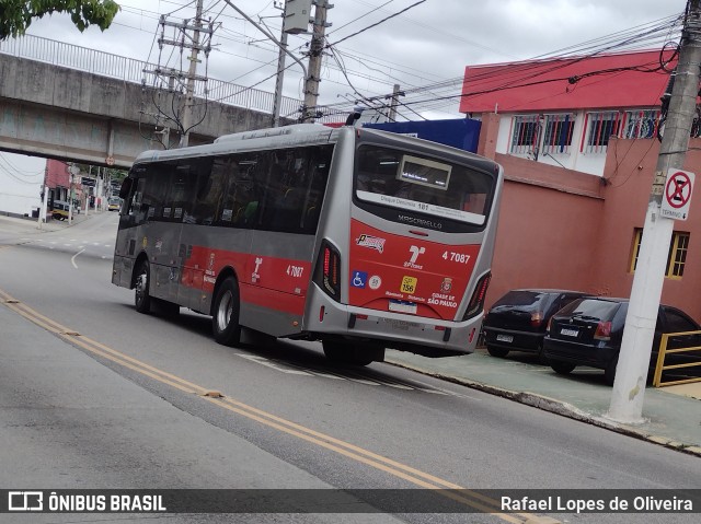 Pêssego Transportes 4 7087 na cidade de São Paulo, São Paulo, Brasil, por Rafael Lopes de Oliveira. Número da foto: #12470556.