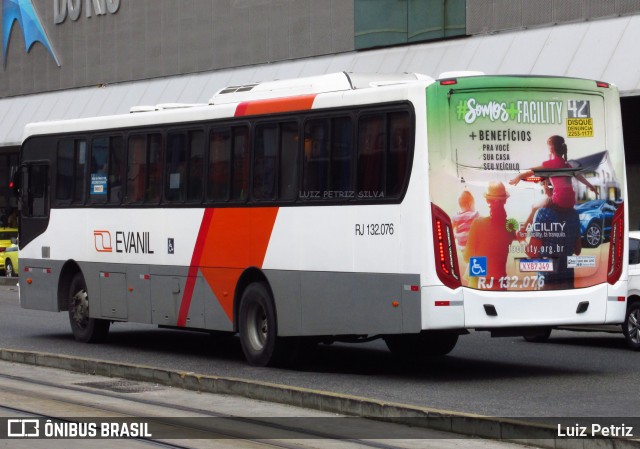 Evanil Transportes e Turismo RJ 132.076 na cidade de Rio de Janeiro, Rio de Janeiro, Brasil, por Luiz Petriz. Número da foto: #12547799.