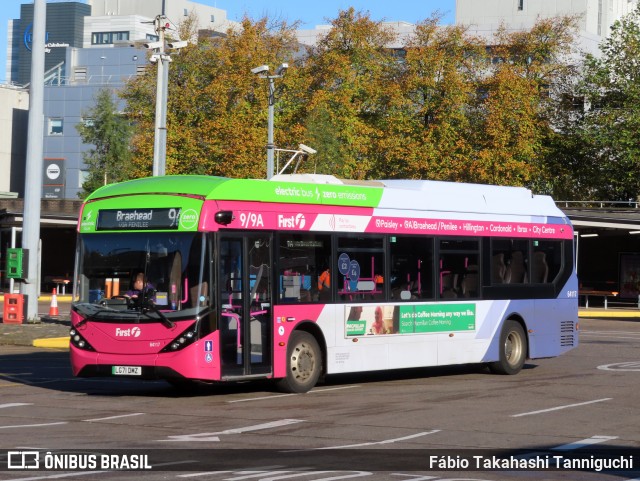 First Glasgow 64117 na cidade de Glasgow, Strathclyde, Escócia, por Fábio Takahashi Tanniguchi. Número da foto: #12551812.