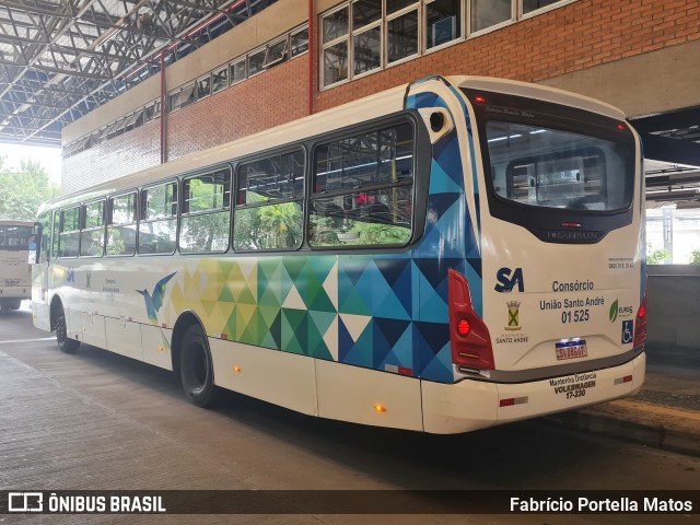 Viação Guaianazes 01 525 na cidade de Santo André, São Paulo, Brasil, por Fabrício Portella Matos. Número da foto: #12555285.