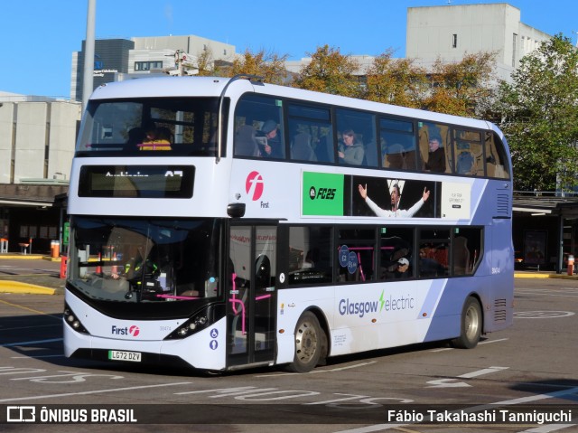 First Glasgow 38474 na cidade de Glasgow, Strathclyde, Escócia, por Fábio Takahashi Tanniguchi. Número da foto: #12556513.