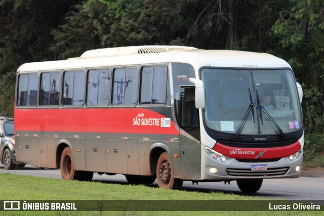 Viação São Silvestre 1550 na cidade de Conselheiro Lafaiete, Minas Gerais, Brasil, por Lucas Oliveira. Número da foto: #12556959.