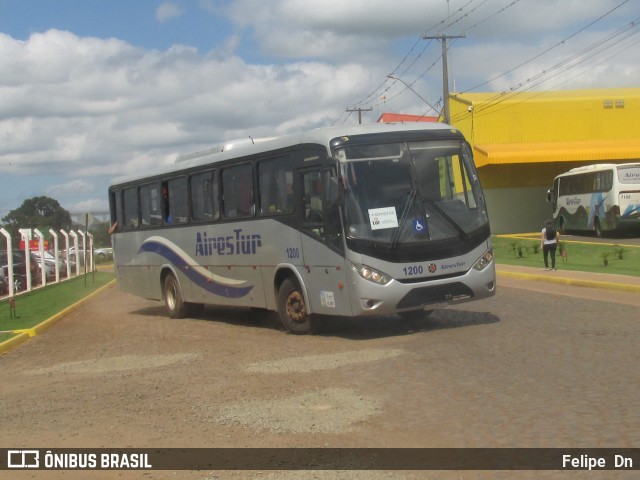 AiresTur 1200 na cidade de Rolândia, Paraná, Brasil, por Felipe  Dn. Número da foto: #12557675.