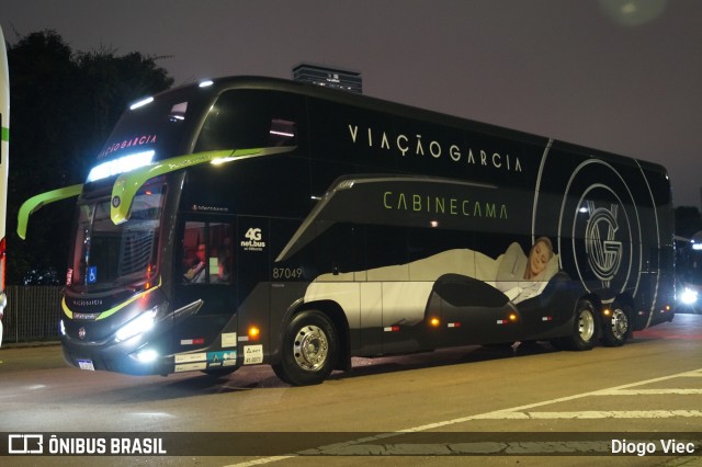 Viação Garcia 87049 na cidade de Curitiba, Paraná, Brasil, por Diogo Viec. Número da foto: #12560029.
