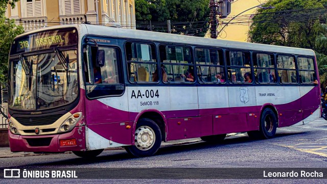 Transportadora Arsenal AA-004 na cidade de Belém, Pará, Brasil, por Leonardo Rocha. Número da foto: #12559840.