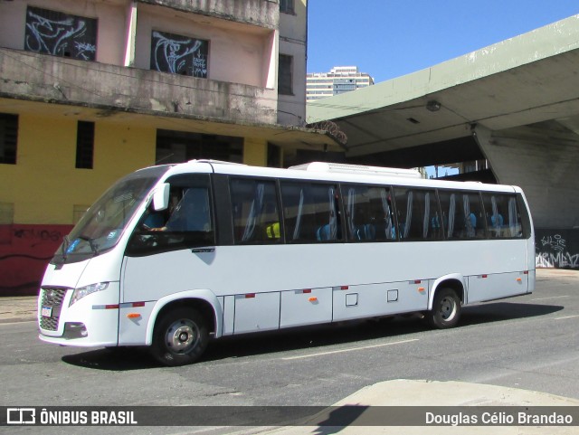 Ônibus Particulares 9F15 na cidade de Belo Horizonte, Minas Gerais, Brasil, por Douglas Célio Brandao. Número da foto: #12560476.