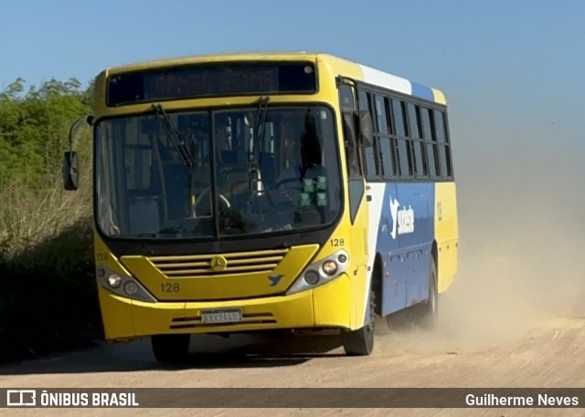 Viação Sudeste 128 na cidade de Marataízes, Espírito Santo, Brasil, por Guilherme Neves. Número da foto: #12563959.
