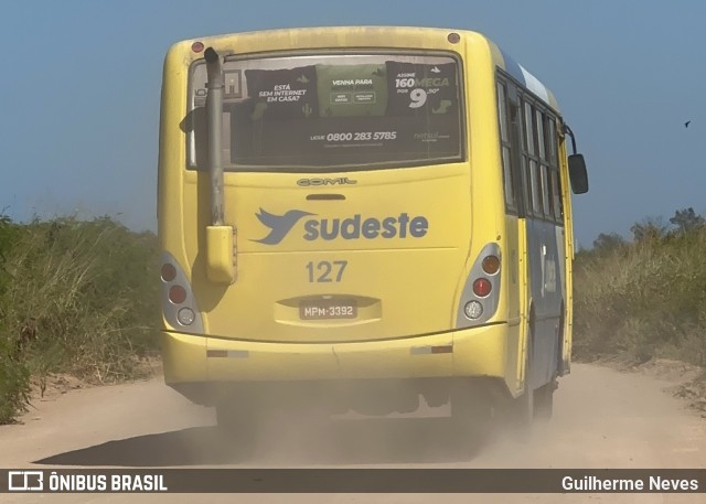 Viação Sudeste 127 na cidade de Marataízes, Espírito Santo, Brasil, por Guilherme Neves. Número da foto: #12563964.