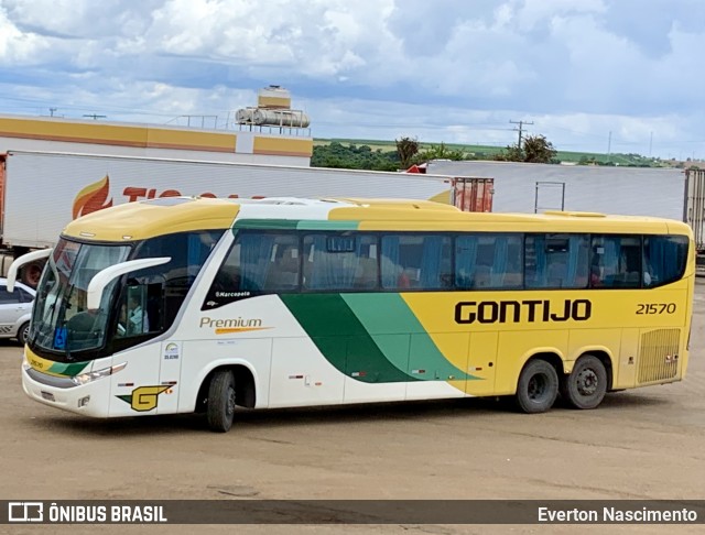 Empresa Gontijo de Transportes 21570 na cidade de Monte Carmelo, Minas Gerais, Brasil, por Everton Nascimento. Número da foto: #12563488.