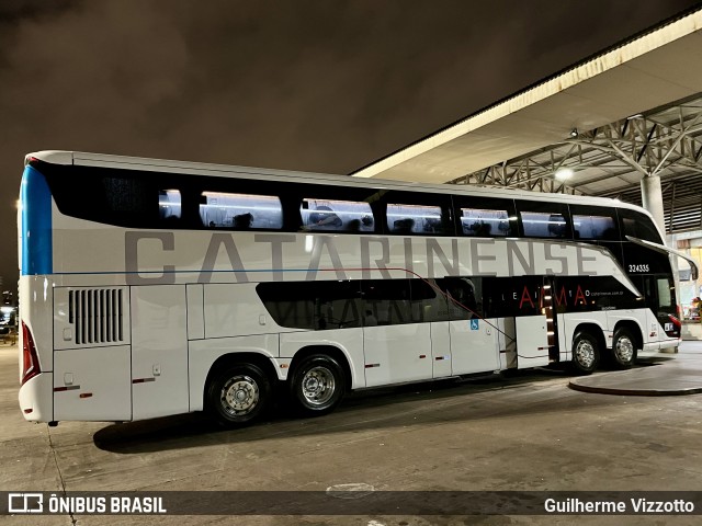 Auto Viação Catarinense 324335 na cidade de Curitiba, Paraná, Brasil, por Guilherme Vizzotto. Número da foto: #12565523.
