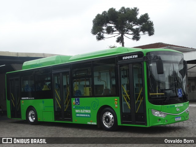 Ankai Brasil 90 na cidade de Curitiba, Paraná, Brasil, por Osvaldo Born. Número da foto: #12531119.