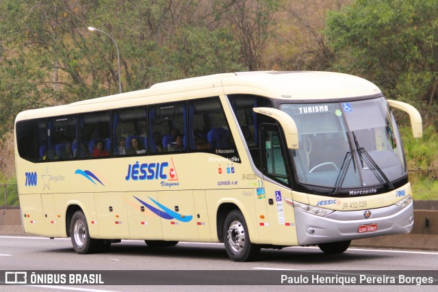 Jéssica Viagens 7000 na cidade de Piraí, Rio de Janeiro, Brasil, por Paulo Henrique Pereira Borges. Número da foto: #12530932.