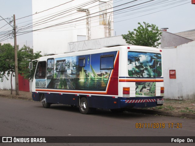 Motorhomes 2595 na cidade de Cascavel, Paraná, Brasil, por Felipe  Dn. Número da foto: #12531769.