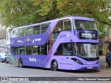 Reading Buses 718 na cidade de Reading, Berkshire, Inglaterra, por Fábio Takahashi Tanniguchi. Número da foto: #12574017.