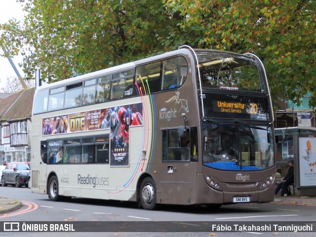 Reading Buses 211 na cidade de Reading, Berkshire, Inglaterra, por Fábio Takahashi Tanniguchi. Número da foto: #12576769.