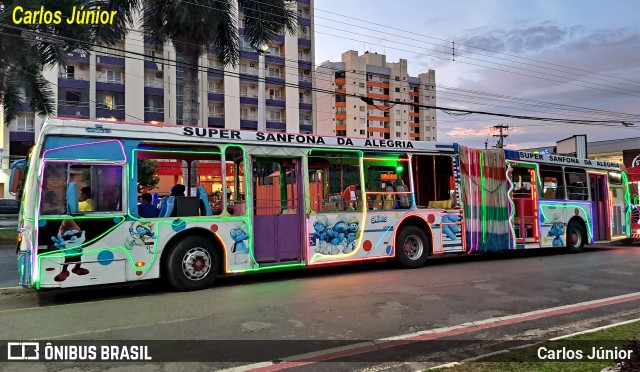 Ônibus Particulares 8D64 na cidade de Caldas Novas, Goiás, Brasil, por Carlos Júnior. Número da foto: #12576455.