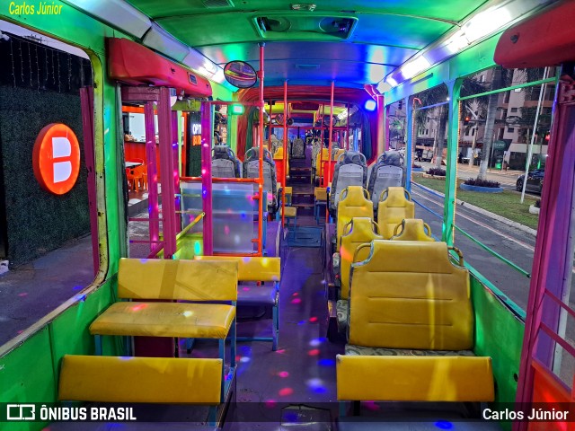 Ônibus Particulares 8D64 na cidade de Caldas Novas, Goiás, Brasil, por Carlos Júnior. Número da foto: #12576436.