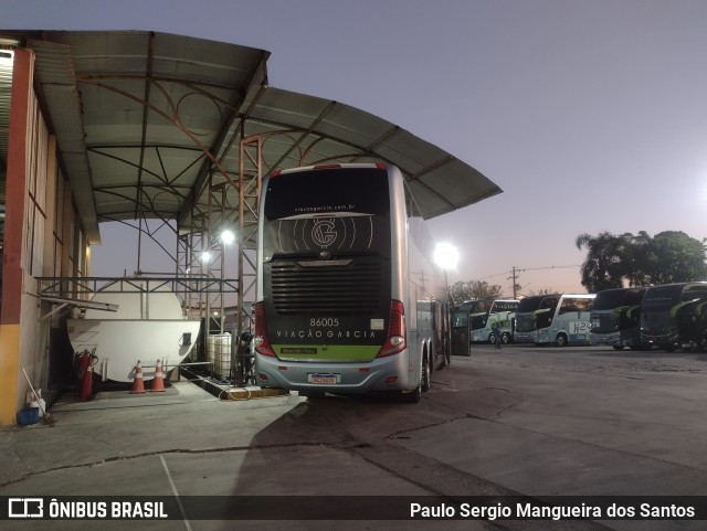 Viação Garcia 86005 na cidade de Curitiba, Paraná, Brasil, por Paulo Sergio Mangueira dos Santos . Número da foto: #12577654.