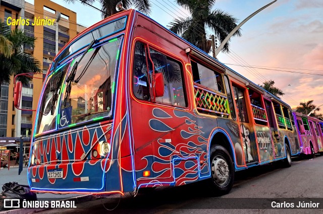 Ônibus Particulares TREM DA ALEGRIA na cidade de Caldas Novas, Goiás, Brasil, por Carlos Júnior. Número da foto: #12576366.